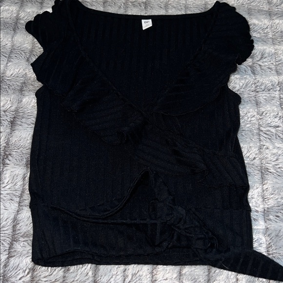 3/$15 Ruffle Top - Picture 2 of 4